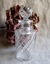FLACON DE PARFUM EN CRISTAL MOULÉ DE BACCARAT - BAMBOU TORS INCOLORE - 12,5 cm