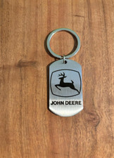 Porte clés en inox John Deere. Personnalisation sur mesure possible.