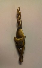 Broche chat métal doré