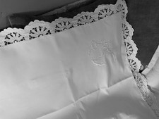 Ancienne Taie D’oreiller  Volant Dentelle Festonnée Brodée Bouquet Fleur