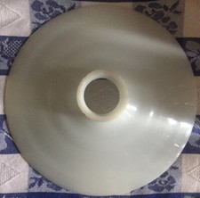 Ancien lustre en opaline blanche, diamètre 22 cm, des années 1950, vintage