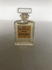 miniature de parfum ancienne CHANEL N° 19