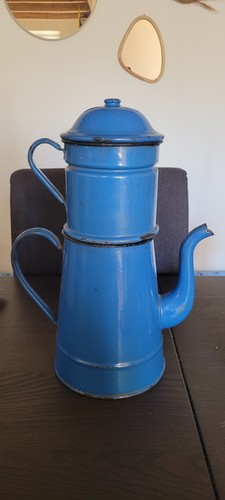 Ancienne cafetière tôle - en,