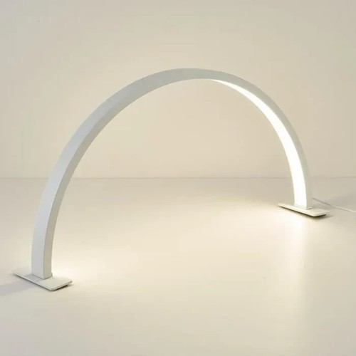Lampe demi lune - a, ongles