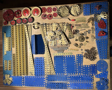 meccano d'occasion bleu et or lot de pièces + engrenages+ visseries état d'usage