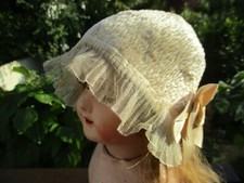 bonnet de bébé ou de poupée velours soie ancien 1910-20