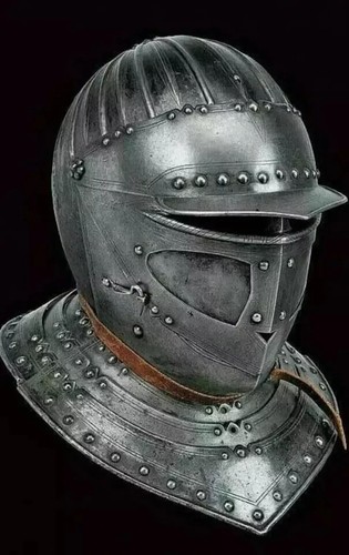 Réplique casque médiéval