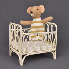 Lit de berceau de poupée