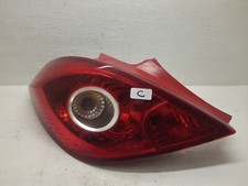 Feu arrière conducteur pour