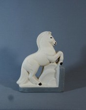 BELLE STATUETTE ART DECO, CHEVAL en CERAMIQUE, DÉCOR à LA BOUGIE ou EMAIL CRISPÉ