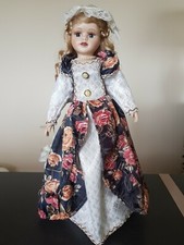 POUPEE DE COLLECTION EN PORCELAINE 40cm très bon états 