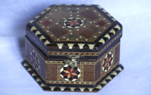 Boite hexagonale bois