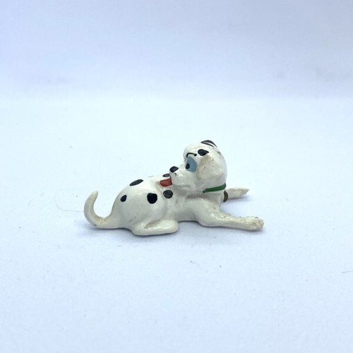 Chiot dalmatien faisant - chiot,