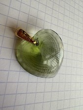 Pendentif cœur Lalique en cristal vert avec bélière dorée signée