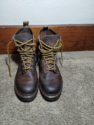 dr martens 9733