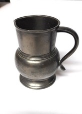 POT A LAIT EN ETAIN TRES BONNE