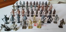 LOT de 45 figurines anciennes en métal