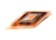 Bijou en galalithe broche losange brooch