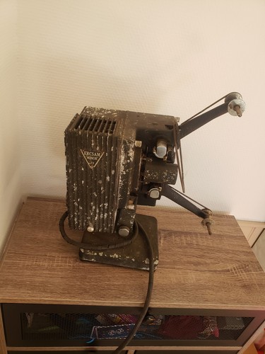Ancien projecteur cinema - ancien,