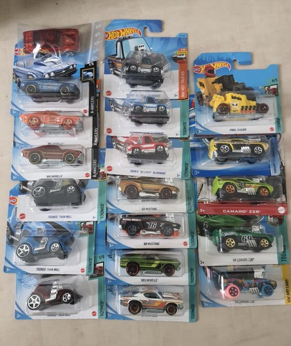 X18 hot wheels tooned - hot, _1/64_