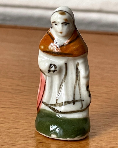 Fève ancienne femme - fève,