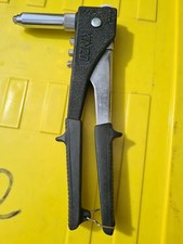 Pince à rivet neuve