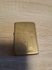 Briquet Zippo vintage vénitien en laiton poli gravé Zippo