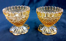 Paire anciens coquetiers verre Moulé Pressé Ambre pointe de diamant