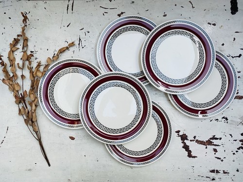 Ensemble assiettes à - de,