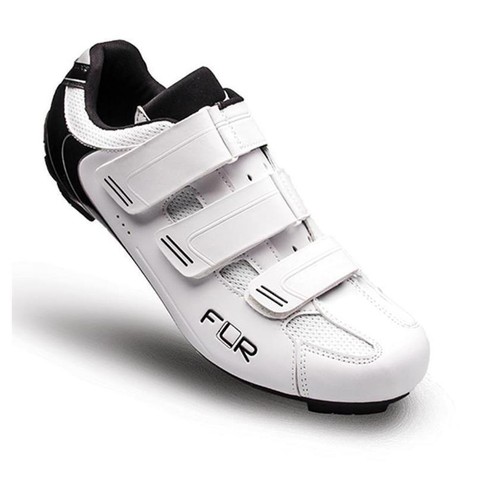 Paire chaussures pour vélo