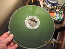 Ancien Abat Jour Lampe de Cour Lustre Tôle émaillée Verte Trou Douille D/4CM