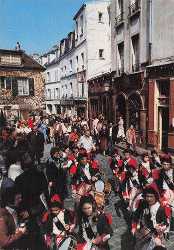 Paris place tertre les - du,