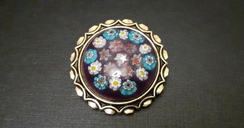 Broche serre foulard cabochon