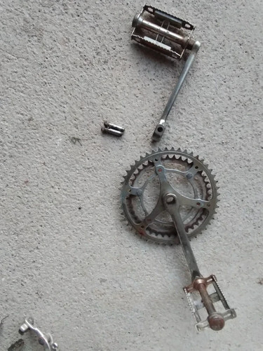 Pedalier goupille double - a,