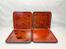 Lot de 4 plateaux carrés japonais en bois laqué Kaiseki Negoro sculptés à la ...