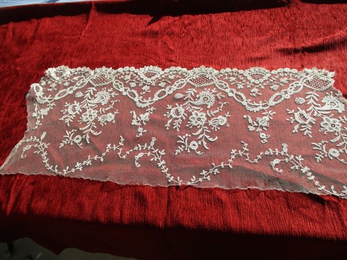 Morceau dentelle - morceau,