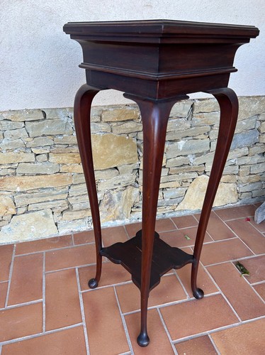 Console style queen ann - style,