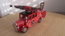 Miniature Leyland cub fire engine en 1936 Matchbox YFE08-M