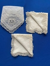 3 pochettes anciennes /tulle brodé/dentelle fuseau (réf :G 29)