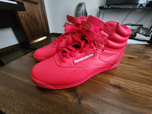 New size reebok freestyle - new, 8
