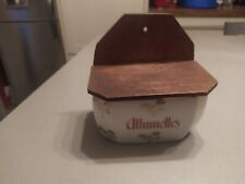 ancienne boite d'allumettes en faience  et couvercle en bois