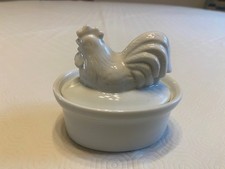 Beurrier en porcelaine avec