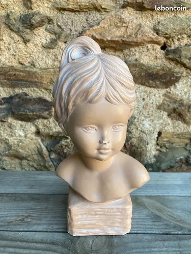 Ravissant petit buste - , en