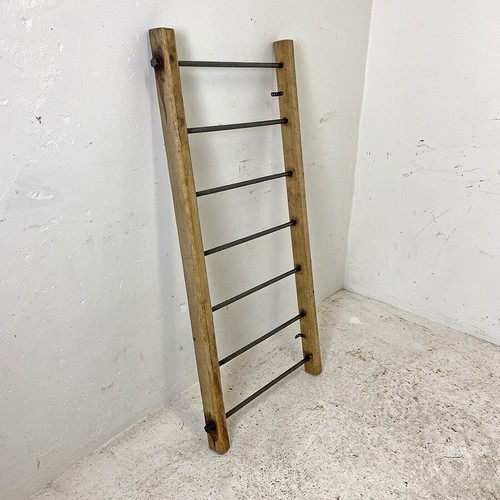 Ratelier ancien porte