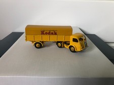 Dinky toys tracteur avec semi remorque Panhard aux couleurs de Kodak ref 32 AJ 