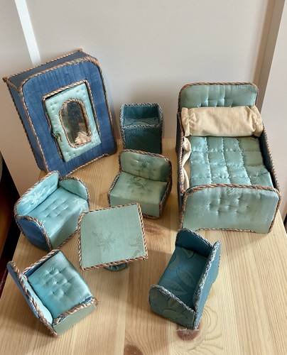 Superb antique doll house - superb,