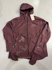 Veste coupe-vent à capuche