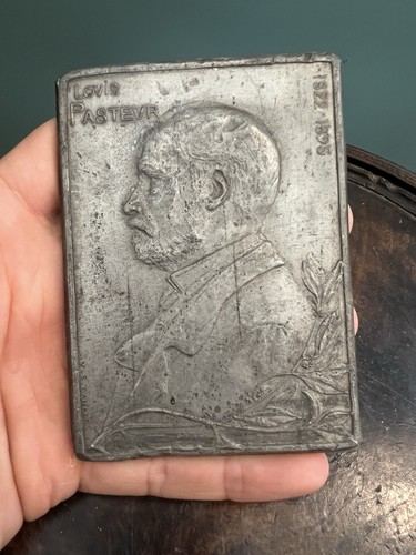 Plaque commémorative louis - plaque,