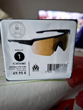 Superbe lunette de soleil OM