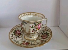 tasse et soucoupe en